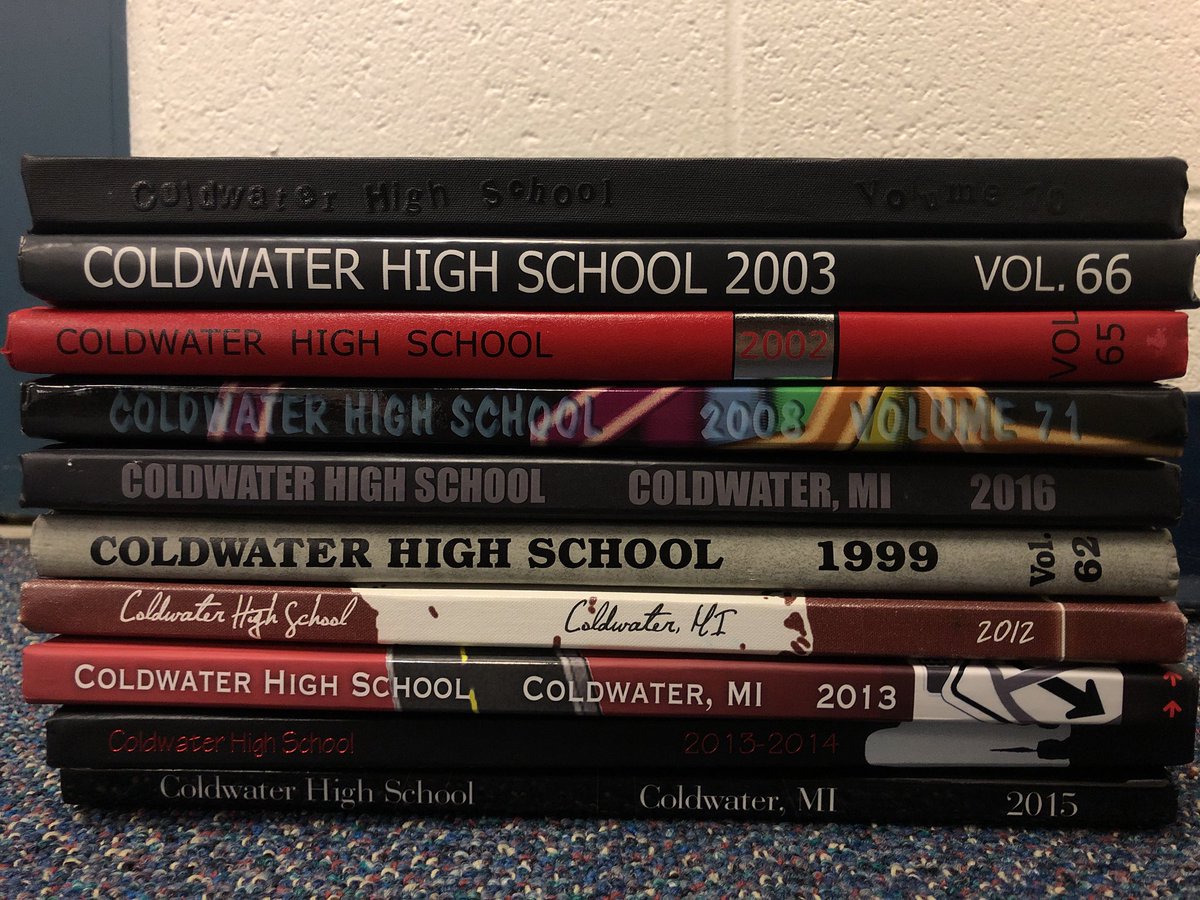 ch_smedia's tweet image. Your steps to a free CHS yearbook 1. Follow us 2. Retweet this post 3. Help us reach 300 retweets/shares  4. Stayed tuned to see if you win  Check out the freshly launched CHS mirror for more details. Link in bio