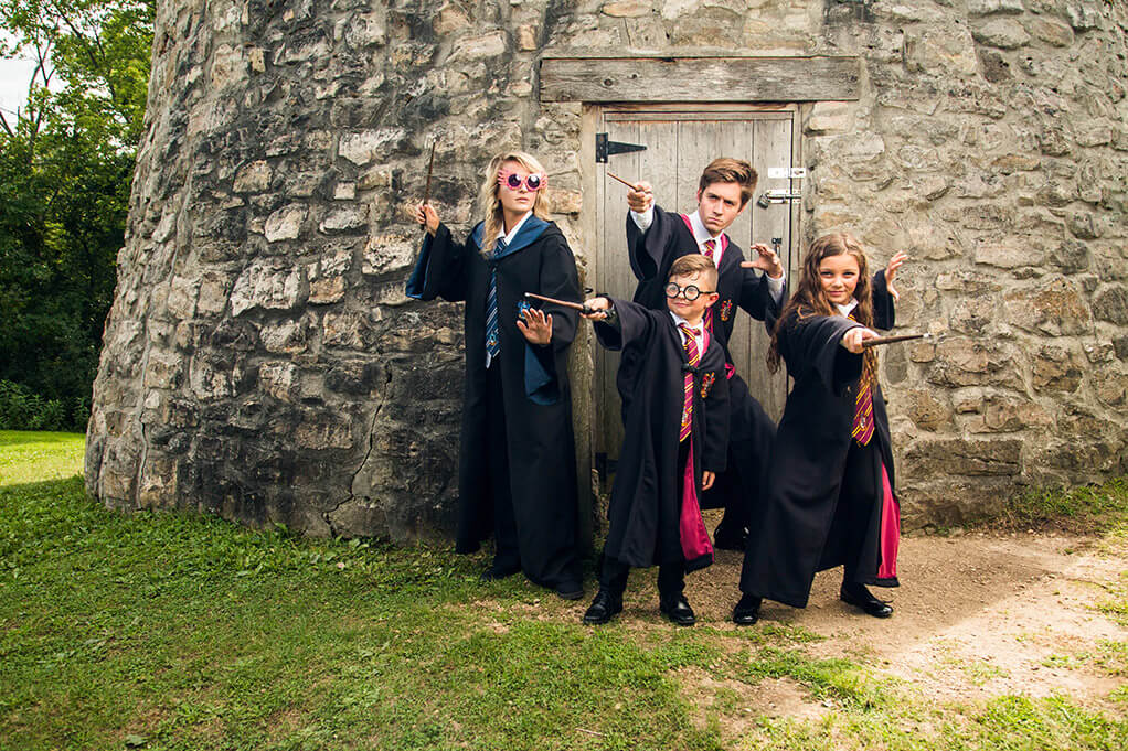 leaky's tweet photo. This week we're launching a special #HarryPotter and #FantasticBeasts Halloween giveaway with @funcostumes to win a costume of your choice! Follow our accounts, RT this post &amp; tell us which character you'd dress up as to enter. 🎃⚡️ Details here: https://t.co/f5wMhnVmK5 https://t.co/rqLybkiUk2