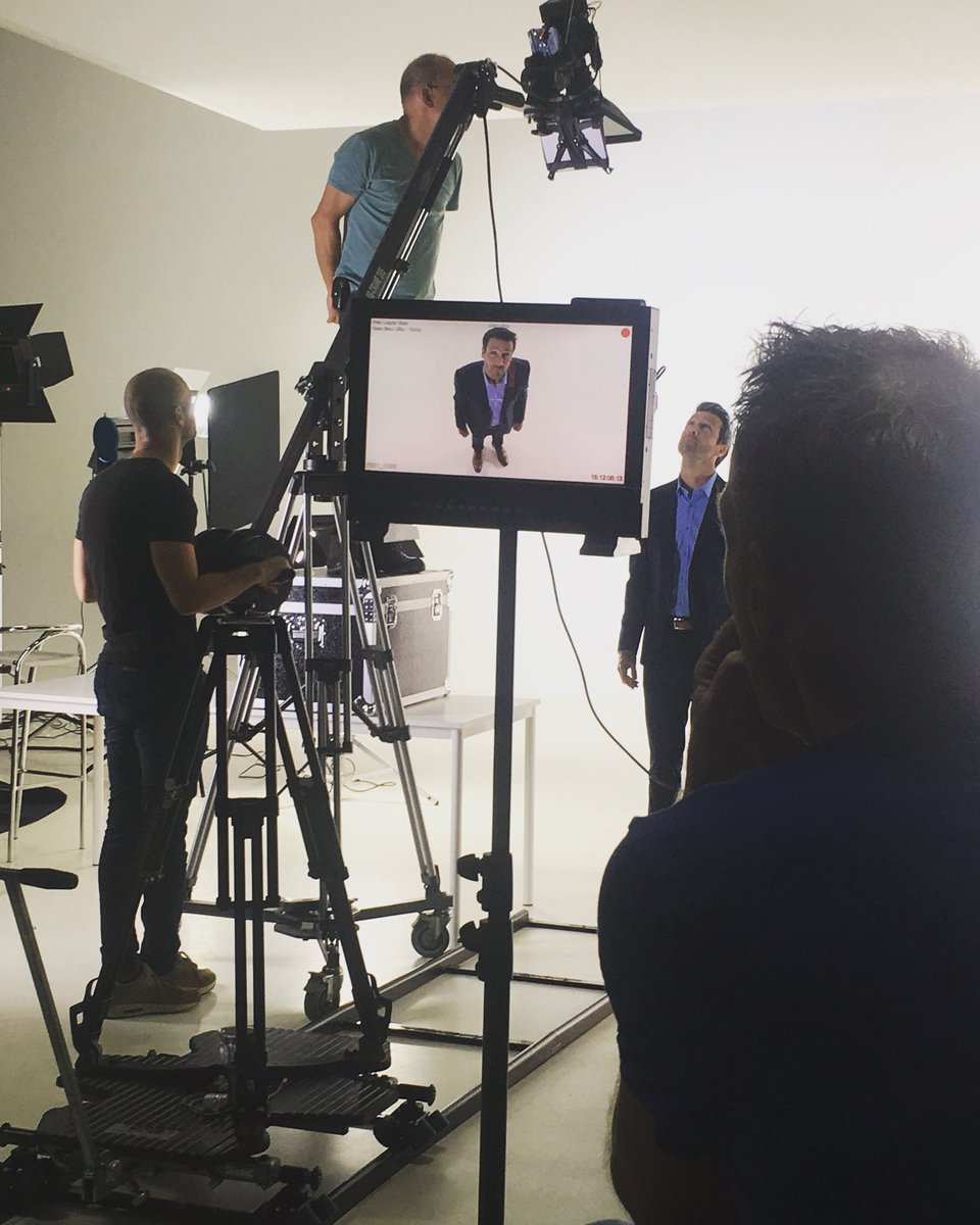 Jasonbailey1's tweet image. Nothing like a bit of duck tape to hold a #TelePrompter above your head.