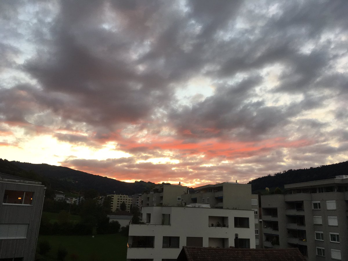 MarcHorat's tweet image. Wirklich coole Shader und HQ-Renderings!
#realityEngine #sunset #kriens