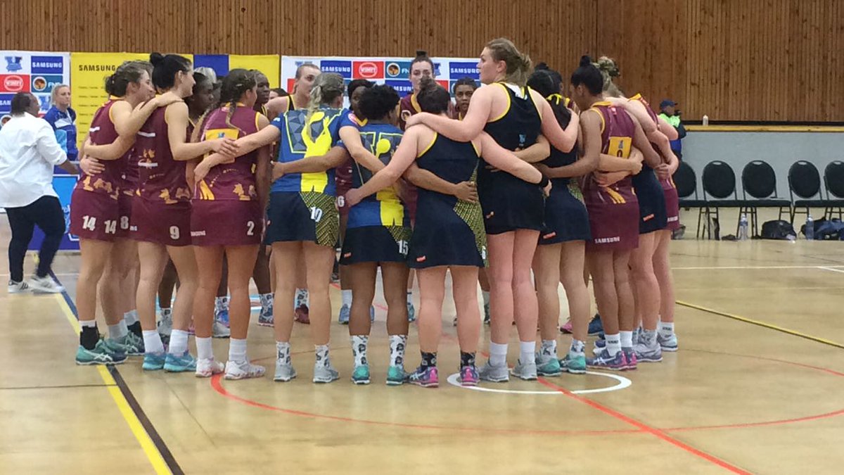 Scenes @Madibaz4U after their stunning victory over <a href="/MatiesNetball/">Maties Netball</a>! 

#ShowYourColours #VarsityNetball