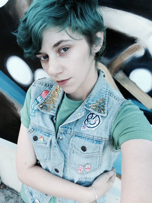 #NewProfilePic #Queer #Enby https://t.co/Ieq8bZ2SW4<a href="/tag/newprofilepic"class="tags">#NewProfilePic</a><a href="/tag/queer"class="tags">#Queer</a><a href="/tag/enby"class="tags">#Enby</a>