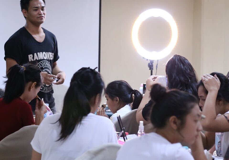 TheModelCentral's tweet image. Make up workshop with Mega Fashion Crew 1st RU 
Dandy Roa

Registration is still going on for CIRCLE 7! Join Now! 😊