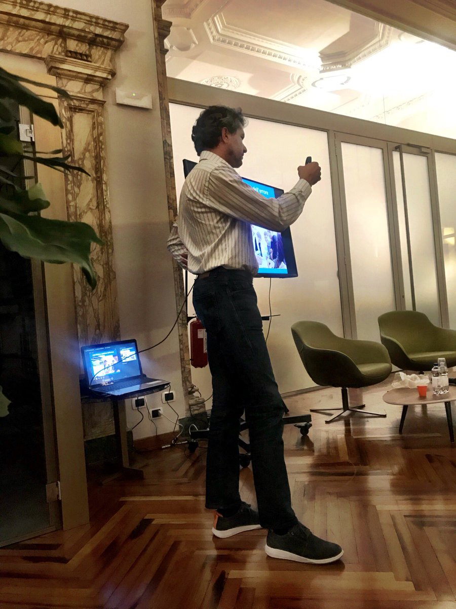 carlettab's tweet image. Quando sei in una curva cieca a 150km in pista con una moto e vuoi migliorare guarda le montagne. Nella vita, almeno una volta, tutti dovrebbero parlare con @MarcoCalvelli noi in @CopernicoWork #torino Garibaldi, lo stiamo facendo ora, livello altissimo 😍#taichi #innovazione