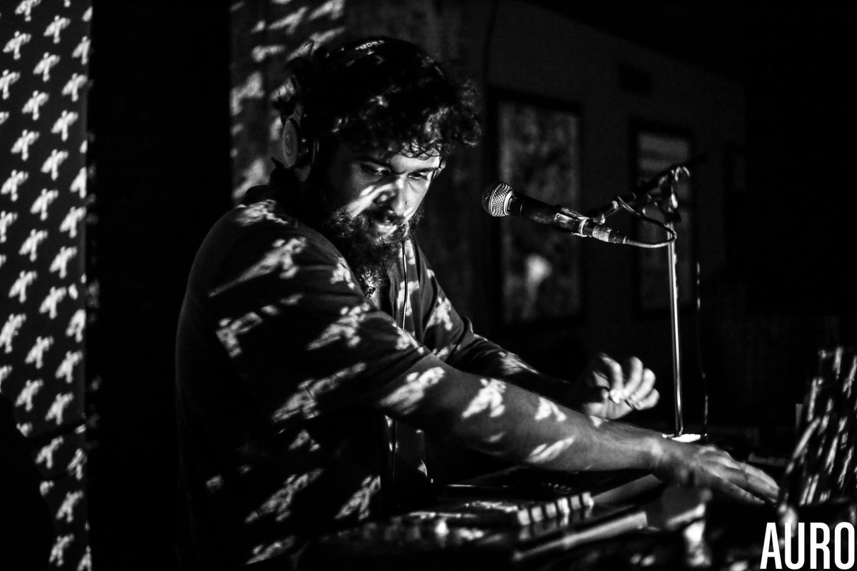 consolidate tweet media