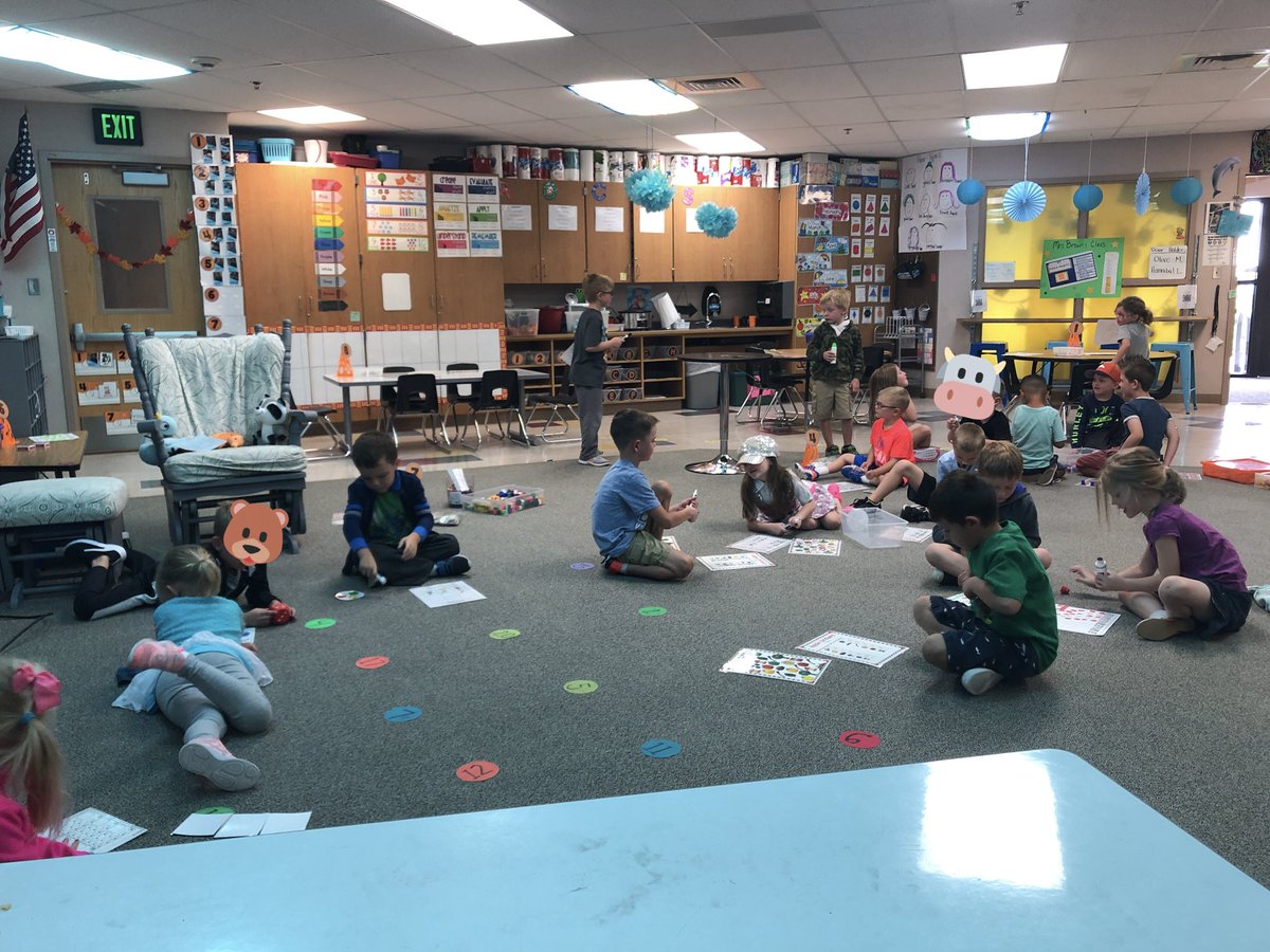 MrsBrown014's tweet photo. Kinder working on independent stations!! #oneflagstone #kinderrocks https://t.co/l8yhPfsACU