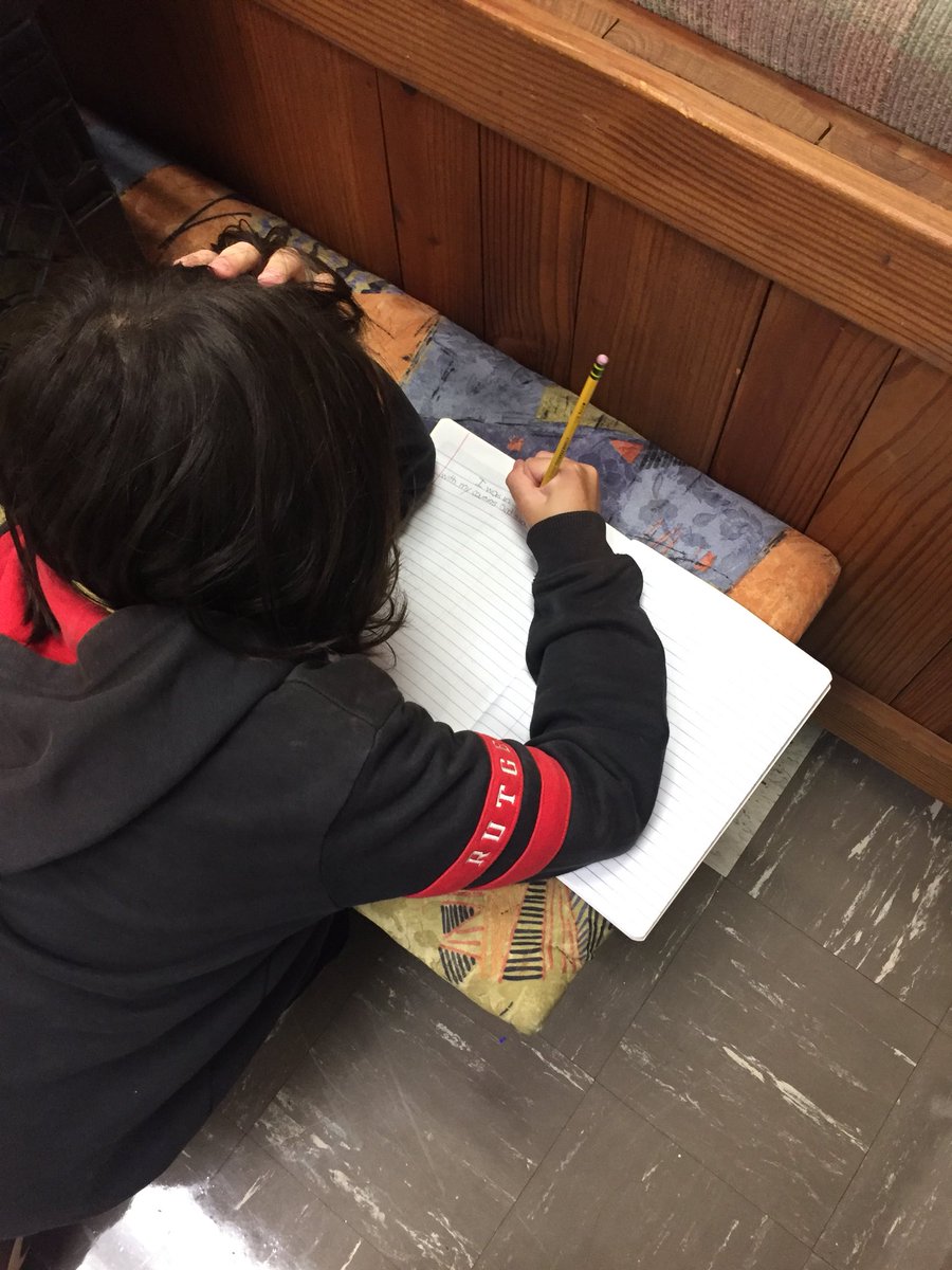 MrsFernsClass's tweet image. Drafting our small moment stories #flashdrafts #writersworkshop