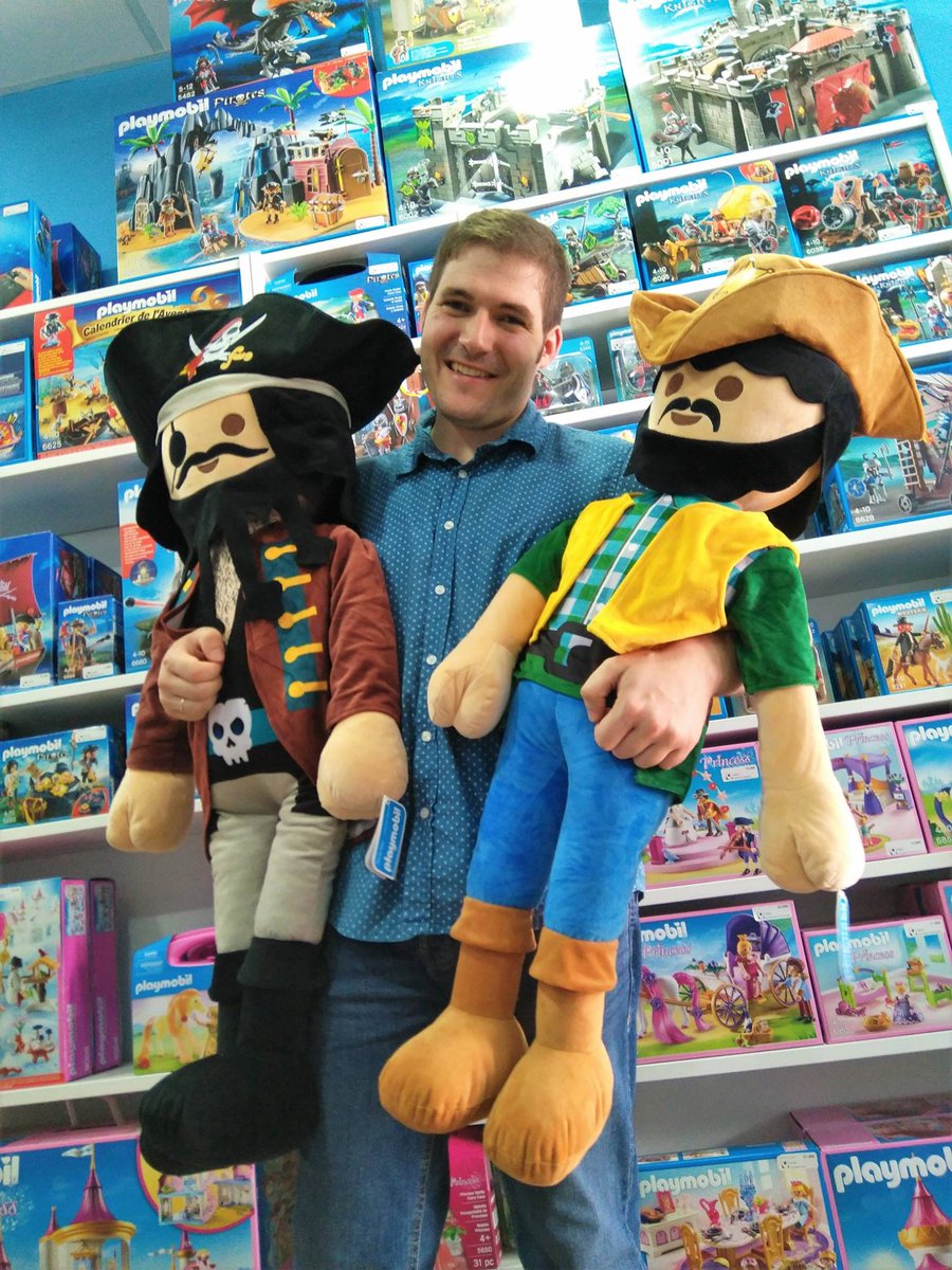 ¡PEDIDOS HASTA ESTE JUEVES, 27 DE SEPTIEMBRE!

¿Recordáis los peluches de Playmobil® gigantes?

Sólo se hacen para parques temáticos, ¡pero nosotros os los traemos de fábrica! :) En principio hay de pirata, vaquero, indio, india, samurái, caballero y vikingo.