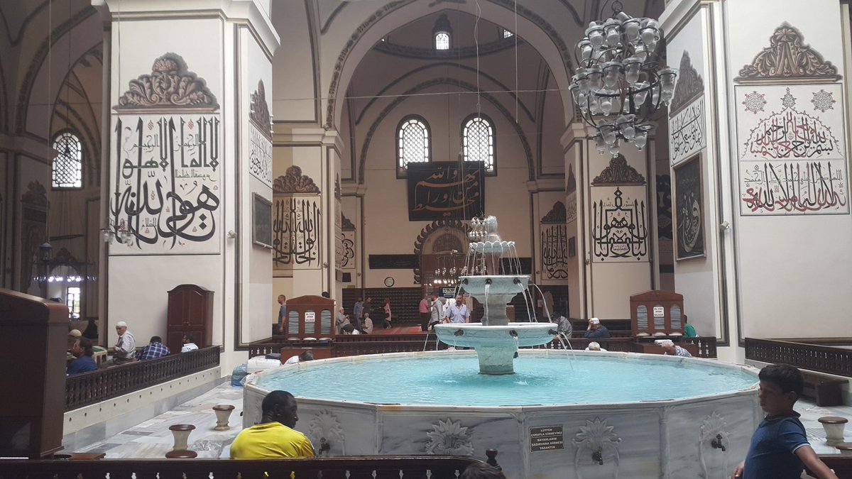 İlim ilim bilmektir 
İlim kendin bilmektir
Sen kendin bilmezsen 
Bu nice okumaktır.
        Yunus Emre
 Manevi dünya zenginliği 
Ulu Camii