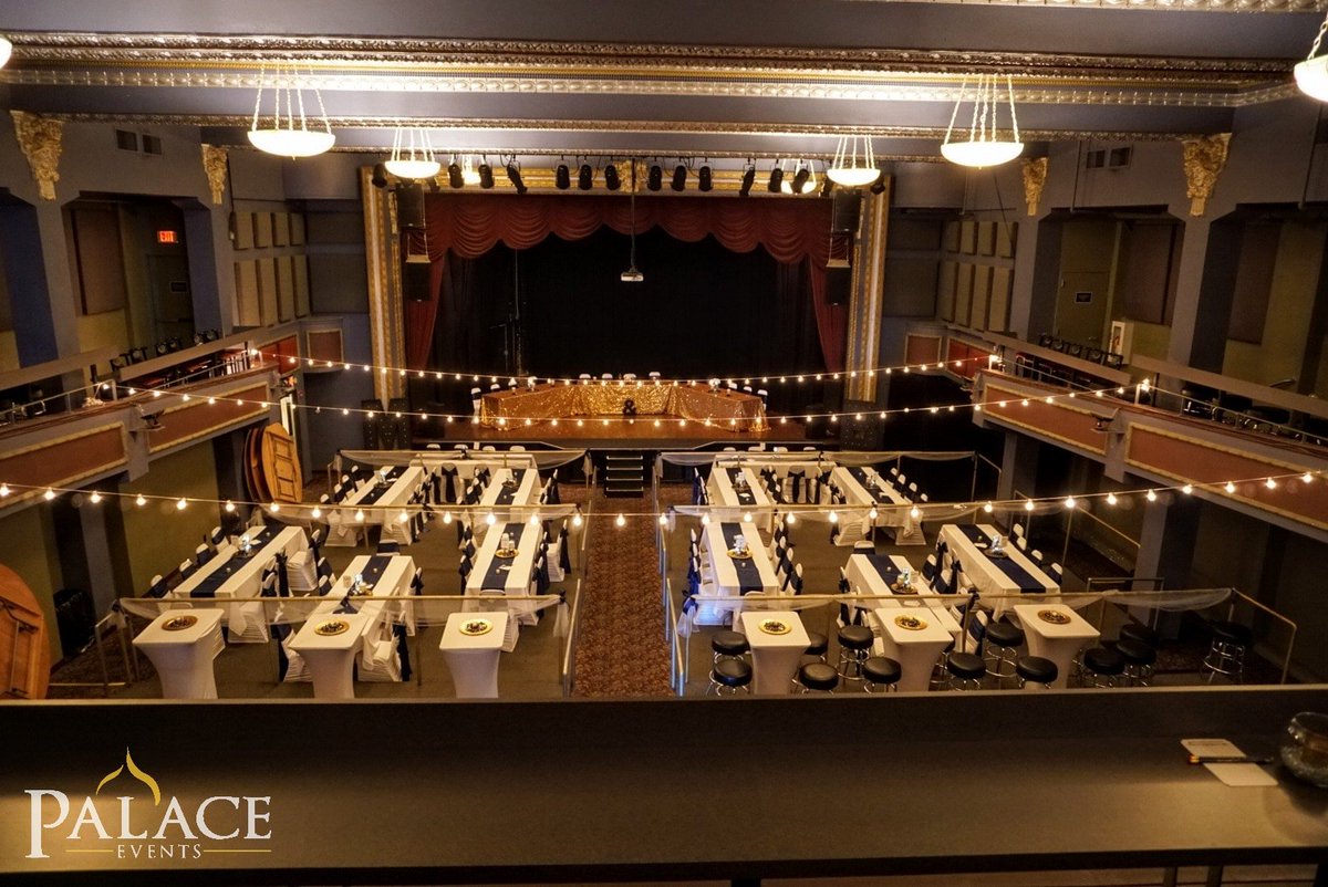 PPPalaceRentals's tweet photo. Tables, Chair Covers, Linens &amp; Bulb Lighting for Wedding Reception 6.16.2018 @CastleTheatre!!!!! #PalaceEvents #2018Weddings #JuneWeddings #WeddingReception #CastleTheater #White #GoldSequin #NavySequin #IndoorWeddings #BulbLighting #WhiteRouge #SummerWeddings #Runners #TEAM https://t.co/UTIKhG4g14