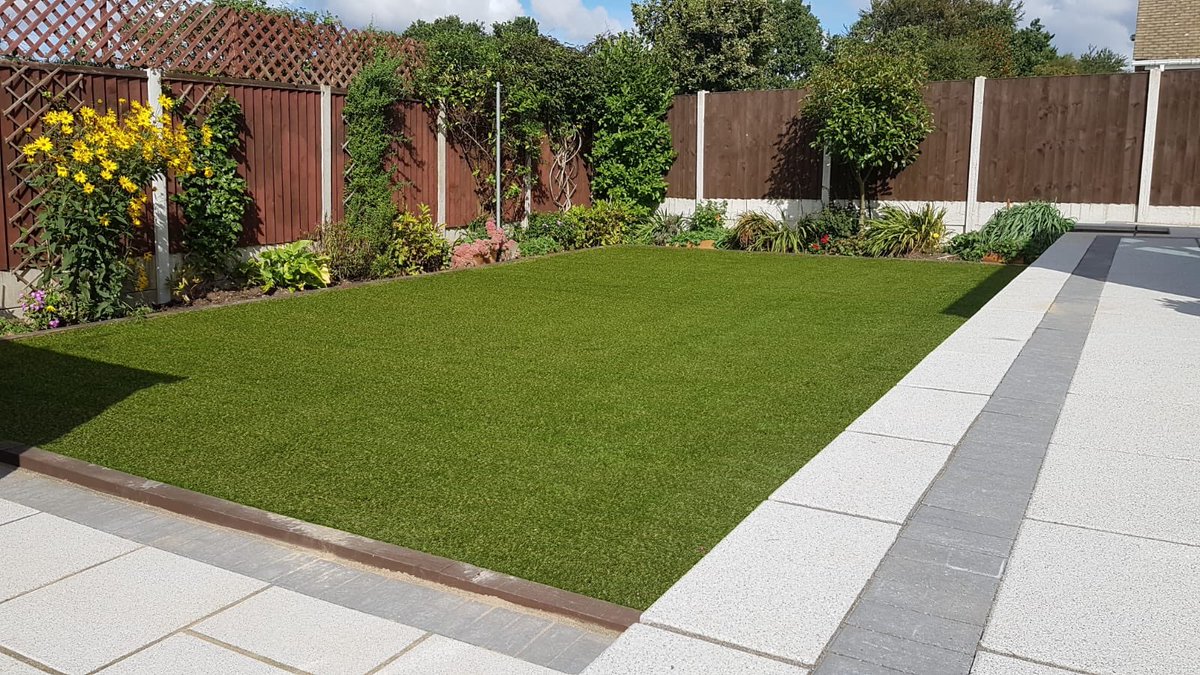 info_lpm's tweet photo. Garden levelled off,battened edges and 35mm pile grass installed in Lowton #sgs #lpm #artificialgrass https://t.co/ithWSnELFZ