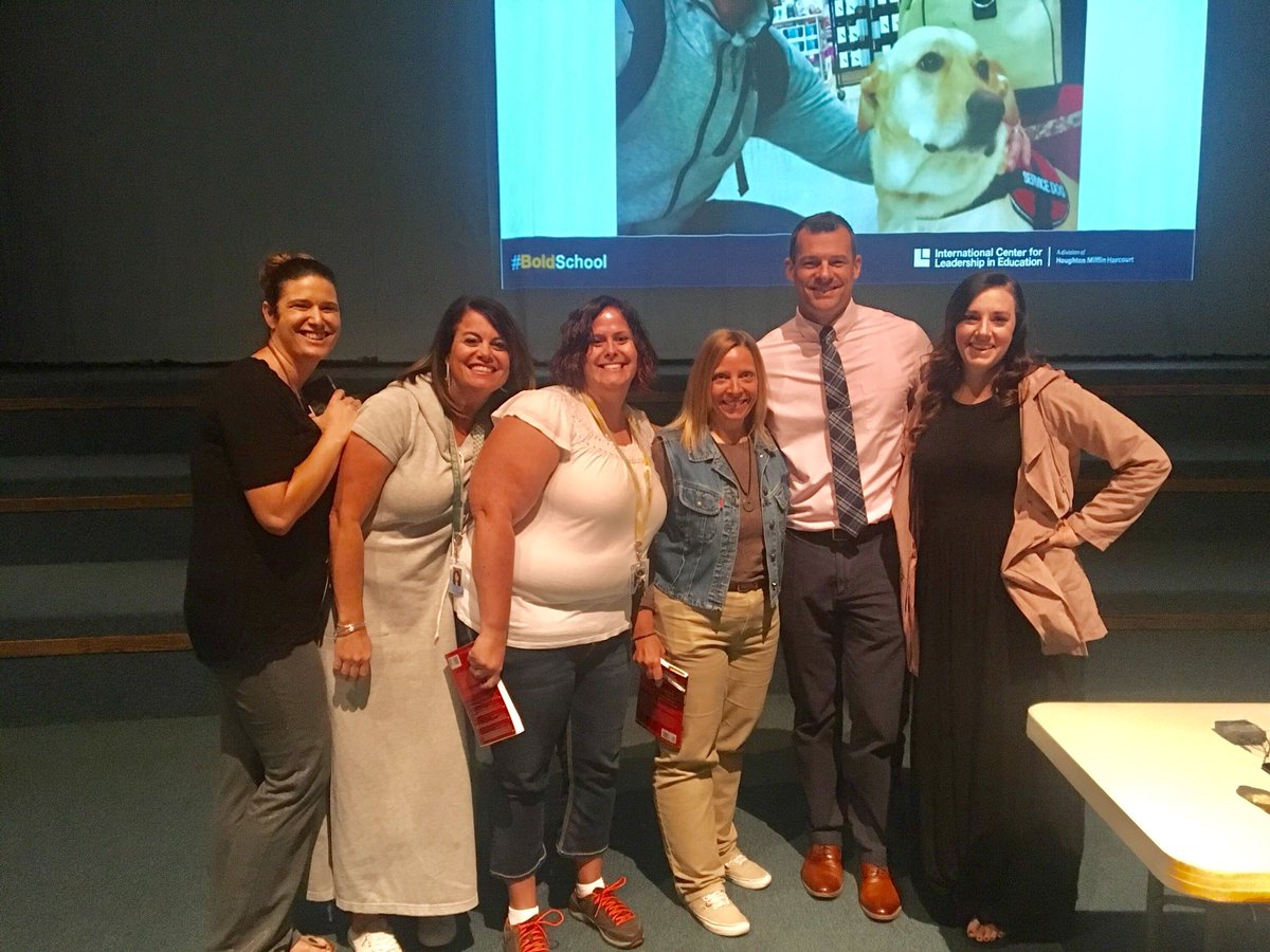 CougarsCook's tweet photo. We might have an Educational Crush @Wes_Kieschnick #boldschool #usingtechnologywith #outcomesinmind #cookcougars @DavisSchools @teachindavis https://t.co/d4wWnknxG2