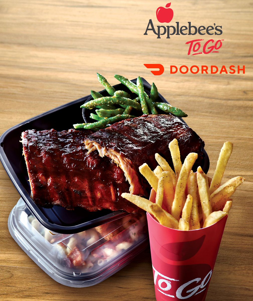 It’s Monday, so that means time for #football! <a href="/Applebees/">Applebee's Grill + Bar</a> has teamed up with <a href="/DoorDash/">DoorDash</a> for free delivery on Mondays during this football season from several Applebee's locations in Brooklyn.
