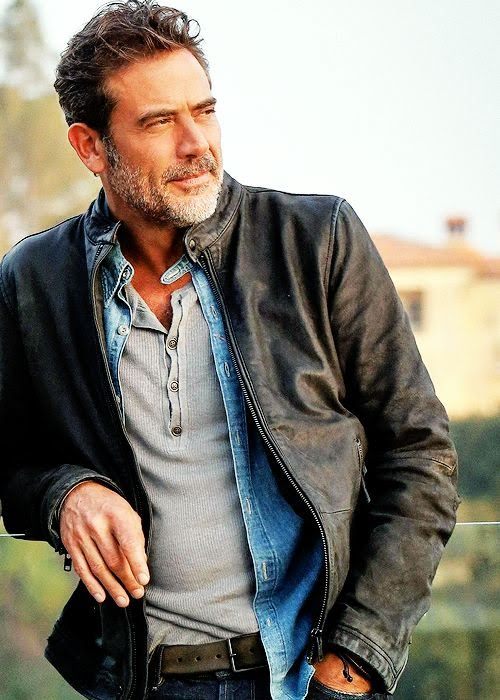 FlashiKat's tweet photo. @collette04 @NormansCat @wwwbigbaldhead @JDMorgan #ManCrushMonday #TWDMen (daddiesππ) https://t.co/xNaJTgfasX