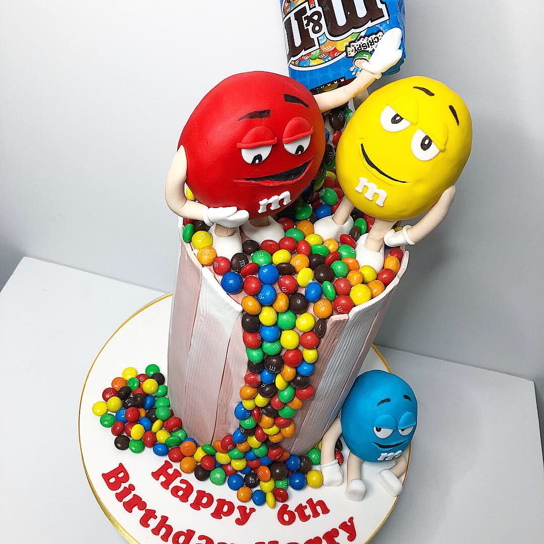 AdamAbiCakes's tweet photo. M&M waterfall cake for Harry’s 6th Birthday! 🍫🍰🎂
@mmschocolate
#mandms #mandmsworld #mmschocolate #waterfallcake #chocolatecake #chocolates #birthdaycake #cake #cakedecorating #cakedesign #cakeart #bespokecake #cupcakes #renshaws #sthelenshour https://t.co/M2caZuWQ8d