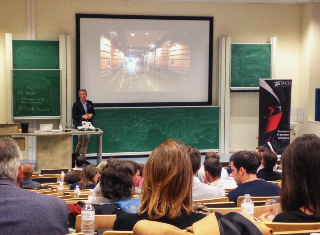 Inter_Wine_Dine's tweet image. &quot;Il faut toujours rester humble lorsqu&apos;on déguste un #vin 🍷&quot; - Notre invité Alexander van Beek, directeur général de @giscours_gcc &amp;amp; @Tertre_gcc #seanceinauguraleiwd #degustationdevin #giscours #dutertre