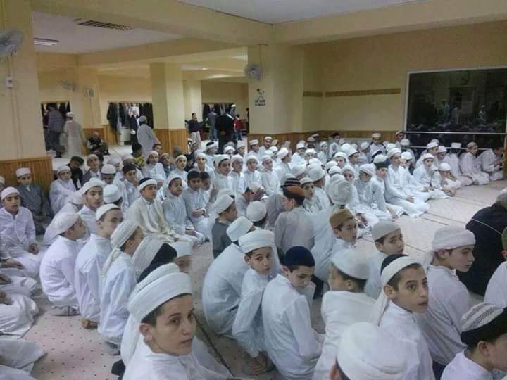 Küfrün bağrında yeşermiş ormanlarız Biz,
Çok şükür elhamdulillah...