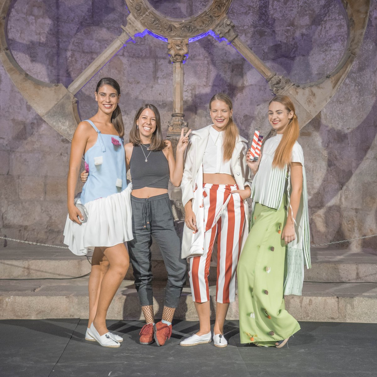 Gimoda_'s tweet photo. Volem felicitar de nou a la gironina Carina Roca, guanyadora del concurs de dissenyadors emergents d'aquesta edició amb la seva col·lecció "Va de nassos" 👏 #carinaroca #vadenassos https://t.co/ovPBsBdqip