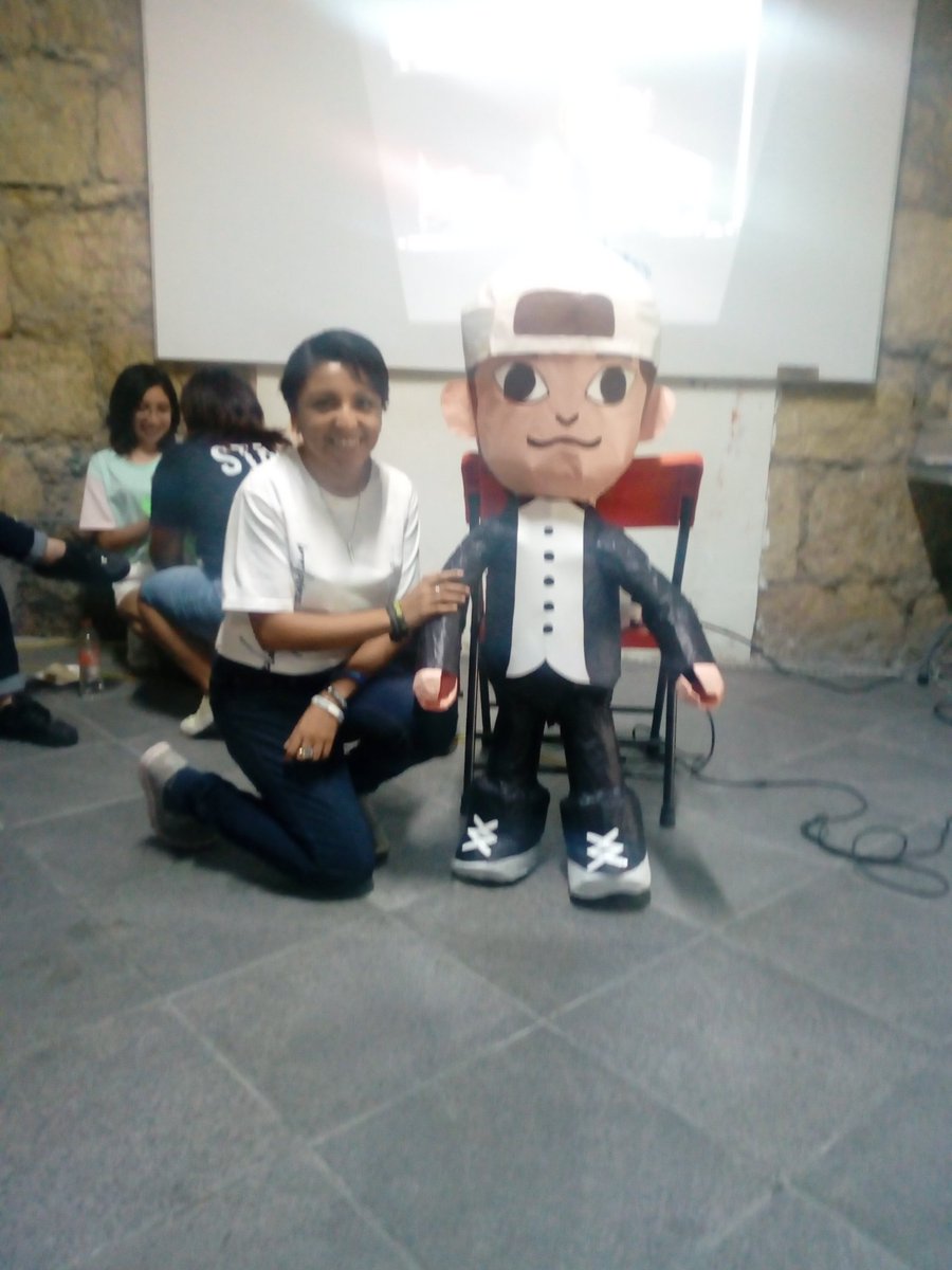 Idaliarociorod1's tweet photo. #happychen  #EXO #EXO_ComingSoon #EXOL  #exolmonterrey la fiesta de Chen ☺☺☺ hermosa https://t.co/WL3rgi9n7U