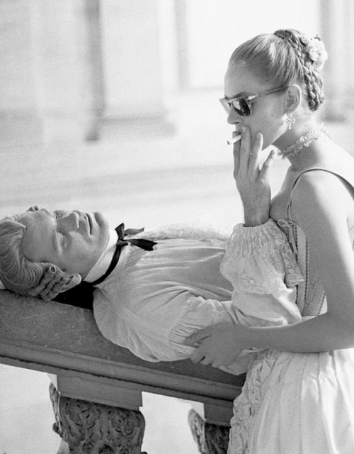 literlandweb1's tweet photo. "Ella ha aceptado mi amor y yo he aceptado su amistad, los dos sabemos qué poca diferencia hay entro lo uno y lo otro".
"Las amistades peligrosas", Pierre Choderlos de Laclos https://t.co/m61SIuxUAA