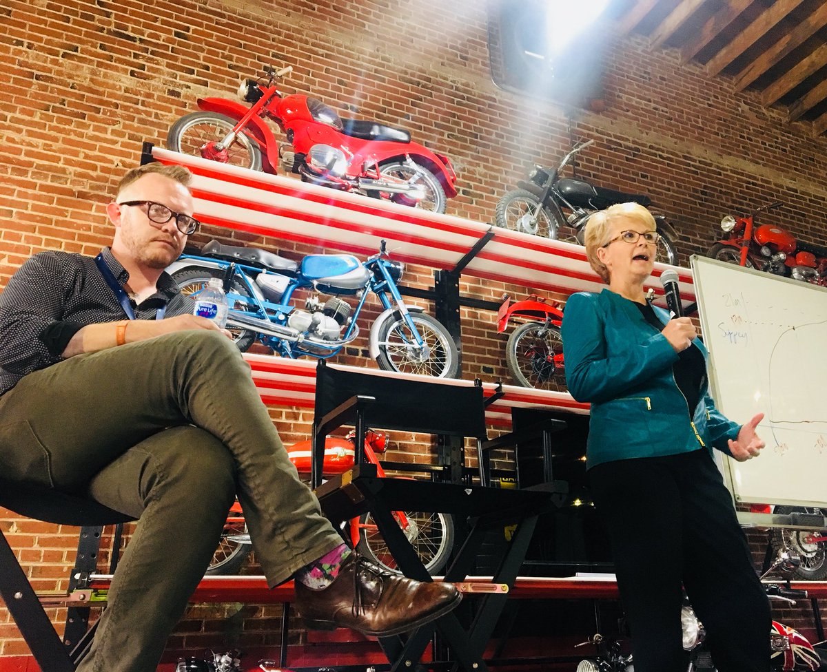 JadeMarquezCTA's tweet photo. Blockchain Basics &amp; Business Applications with @SaltLending and our very own @fmfrannieco! #DenverStartupWeek #TechObsessed https://t.co/s8U8NMAHOo