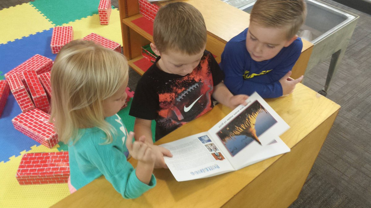 MLuthPreschool's tweet photo. Using books in the block center to help us decide what to build. #scpsi https://t.co/C0Pe7PYnr4