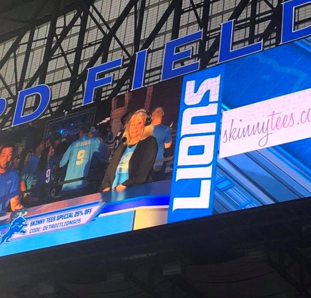 Congratulations to <a href="/SkinnyTees/">skinnytees</a> for being the <a href="/Lions/">Detroit Lions</a> Small Business of the Game last night! And more importantly, thanks for being the game winning inspiration! #makesmallbig #10ksbdetroit