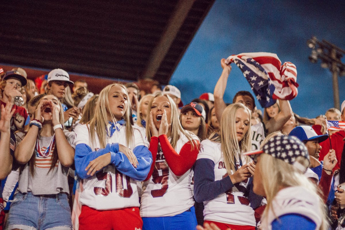 Jostens's tweet photo. It's #SchoolPrideWeek! We're celebrating with a theme each day - can you guess what today is? Stars and Stripes! 💙 ❤️ > https://t.co/NWzIFoBRH9 https://t.co/MWsK2RYEZY