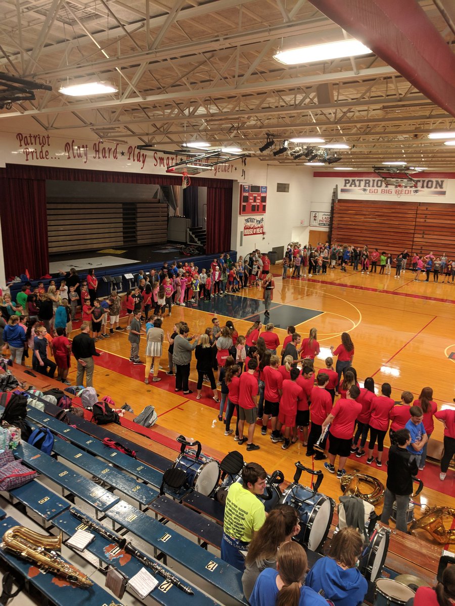 PHMiddleSchool's tweet image. Take #2StepsForward if you choose Spaghetti over Pizza? Like Broccoli? Like Social Studies? Play a musical instrument? #PHStrong #StartWithHello