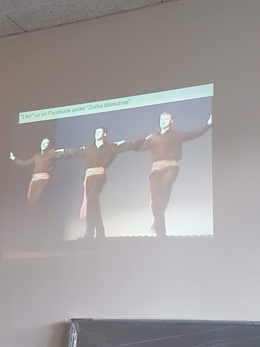 AtheneumMXM's tweet photo. De leerlingen in de MAX MUNDO module in 2e graad ASO oefenen in het presenteren van culturen aan elkaar. #MULTICULTURALITEIT #diversiteit #MAXMODULE @GO_onderwijs @GOinAntwerpen https://t.co/2oXotpILPi