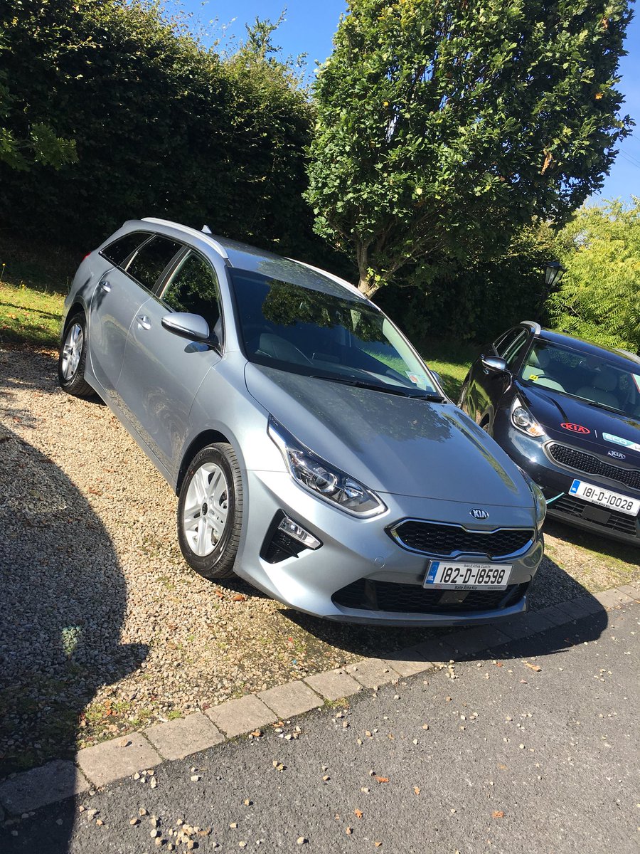 rev_ie's tweet photo. A nice first drive in @kia_ireland Ceed SW today which kicks off at β¬25,295 for the 1 litre petrol. Sportage fans will also enjoy the revised looks of the model starting off at β¬29,495. More to follow! #seriousvalue #kia #ceedsw #sportage https://t.co/noyyaiYPlU