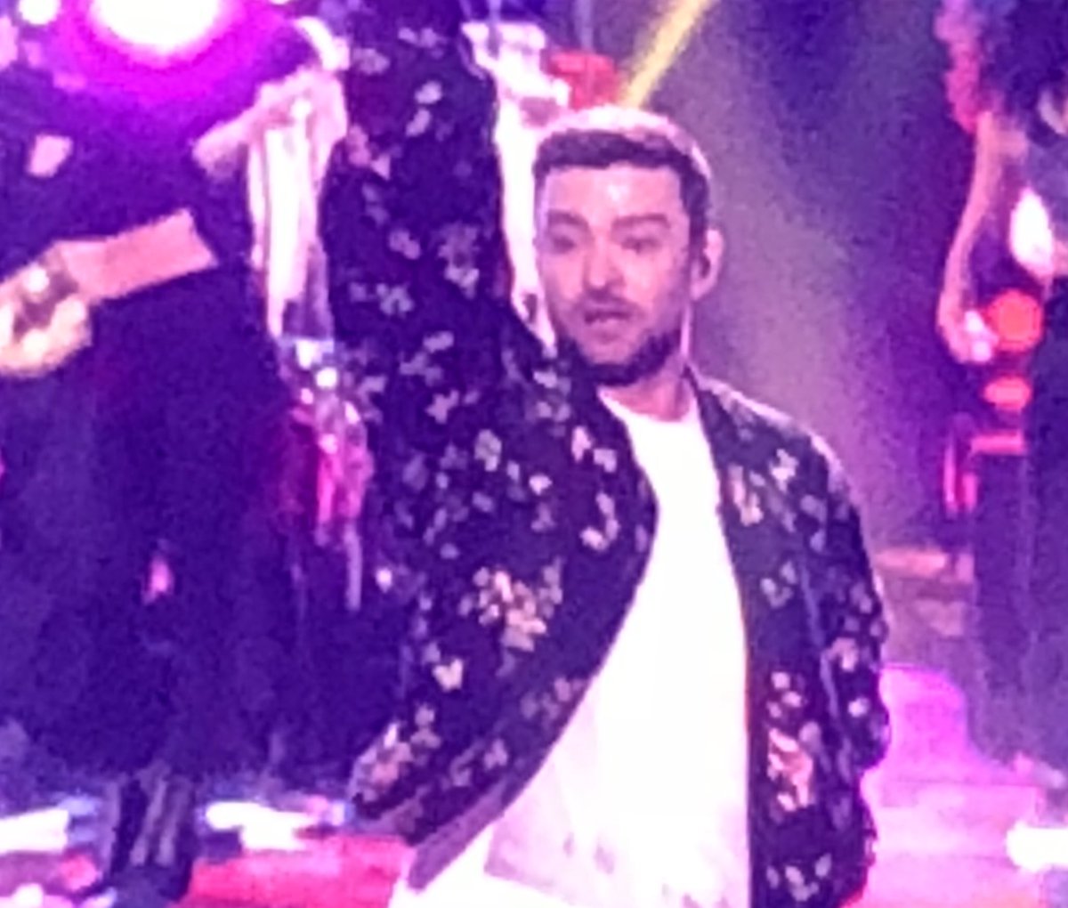 FirstJaboom's tweet photo. #JustinTimberlake is AMAZING!!! #iHeartFesitival https://t.co/j2JMXI4y2U