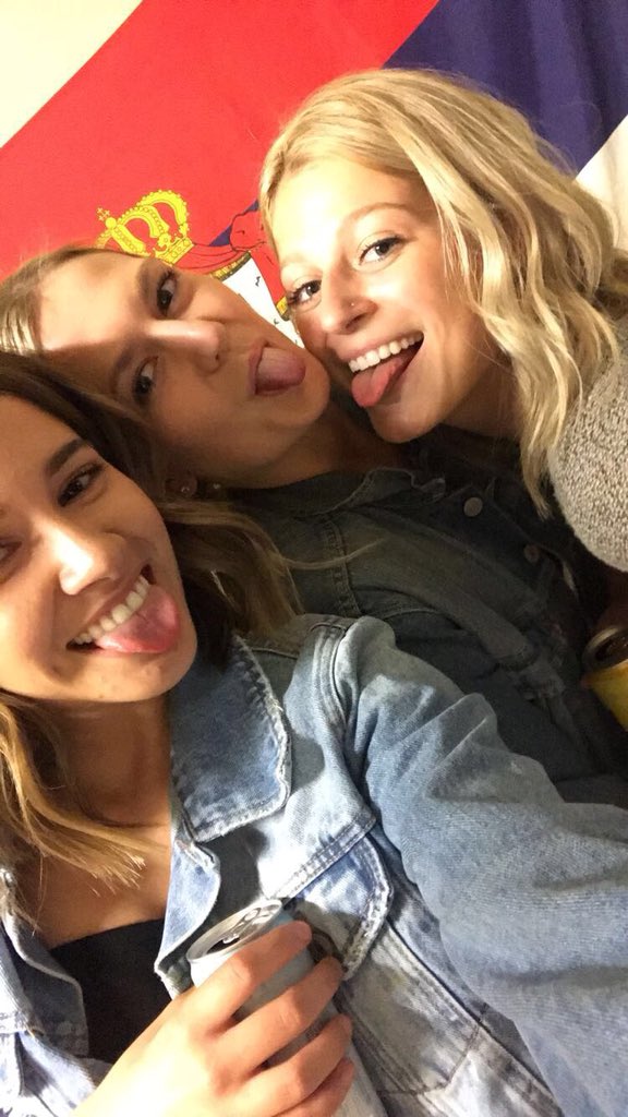georgia_spratt's tweet photo. Happy bday gffff, love u sm!!!! Enjoy being 19😜🍷🍾🥂❤️💛🖤 https://t.co/SzpFVJDIGv