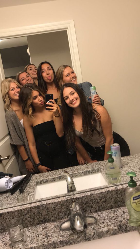 georgia_spratt's tweet photo. Happy bday gffff, love u sm!!!! Enjoy being 19😜🍷🍾🥂❤️💛🖤 https://t.co/SzpFVJDIGv
