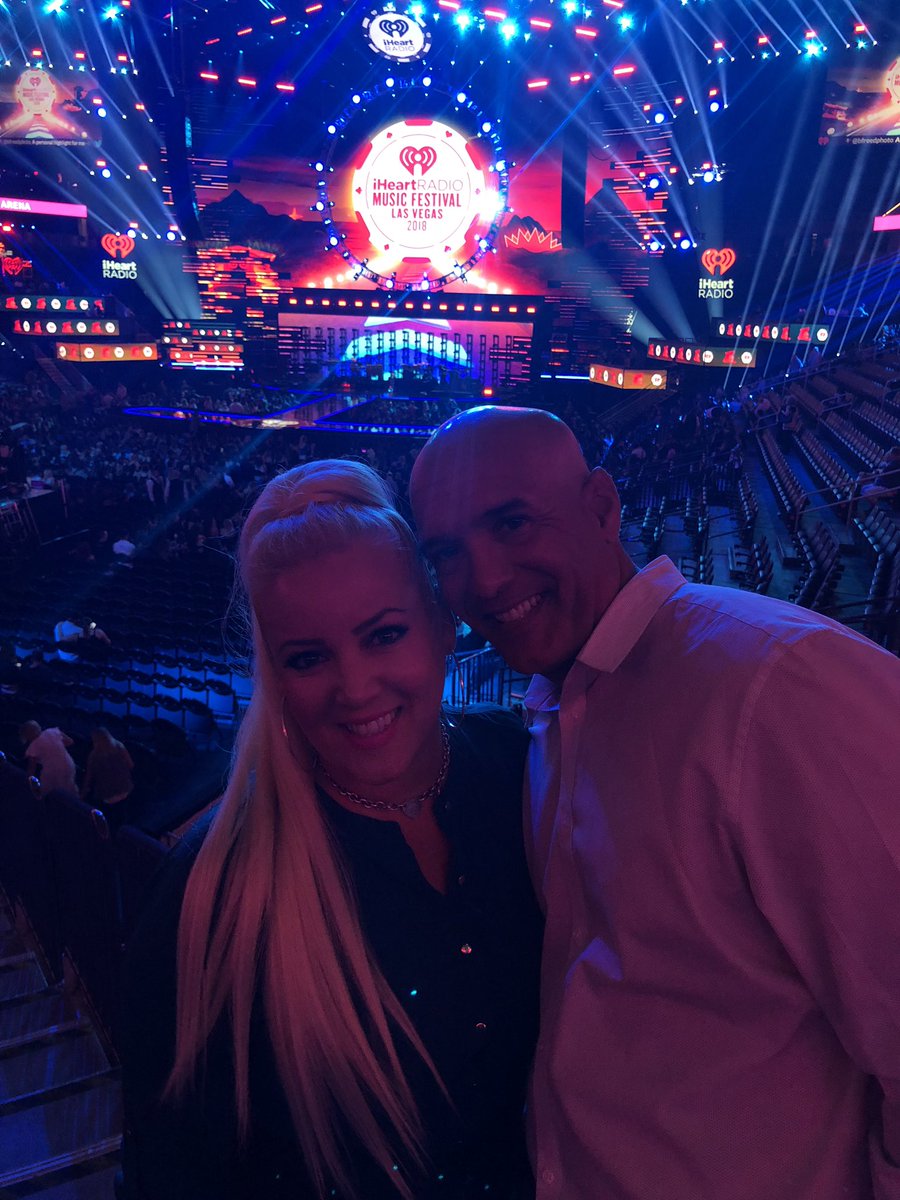 FirstJaboom's tweet photo. #VIP #iHeartFesitival It’s a dirty job, but somebody’s gotta do it!!! 🎶 🎼 🎵 https://t.co/dwZhJsrp29