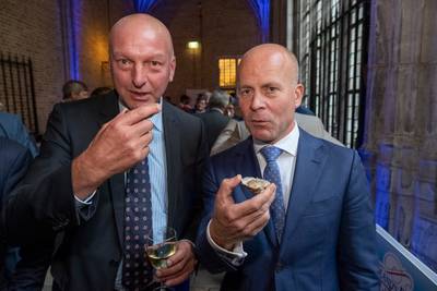 pzcredactie's tweet photo. Staatssecretaris Knops: 'Marinierskazerne is op zijn plaats in Zeeland' https://t.co/ty06pqhQng https://t.co/DYvxv62mNt