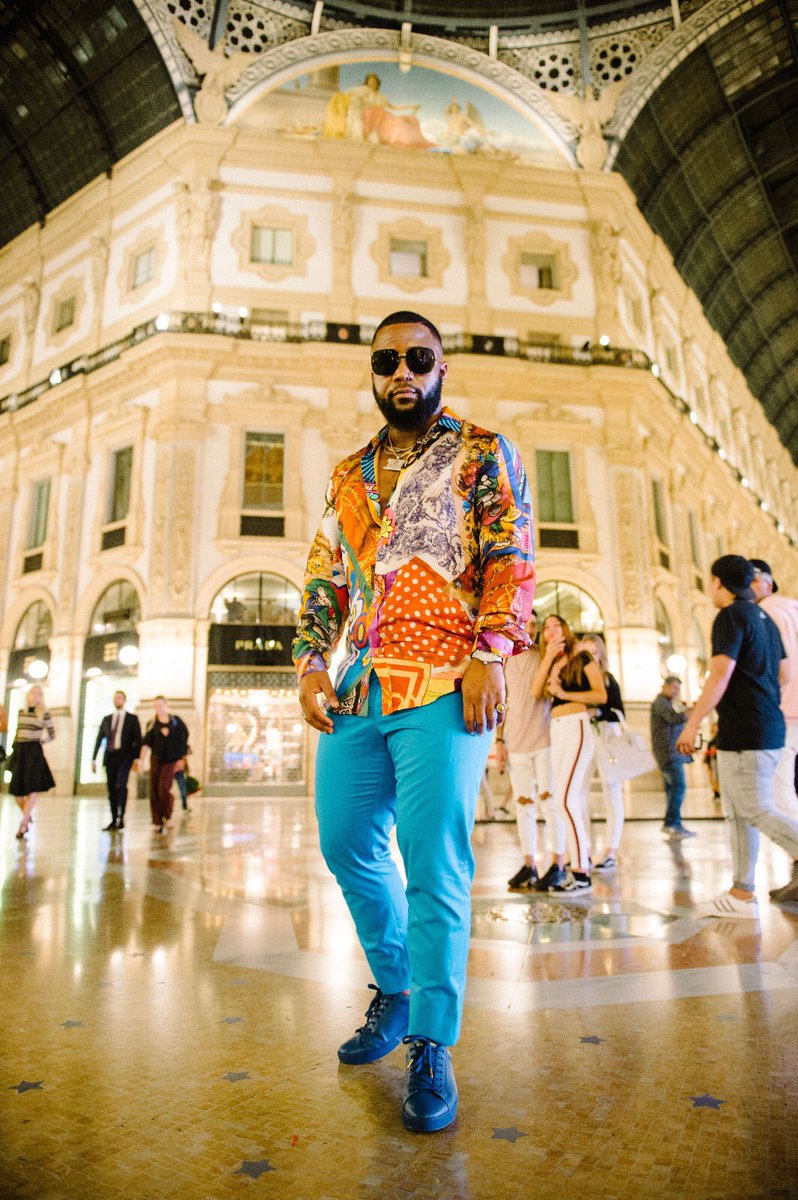 RiickySmalls's tweet image. People don&apos;t get it.
The more y&apos;all Troll,try by all means to bring Cassper Nyovest down or try to destroy him, you just making his fans love him even more.
Its like a movie, how the good guy goes through it all just to be victor at the end. 
Except this real,he a real life hero