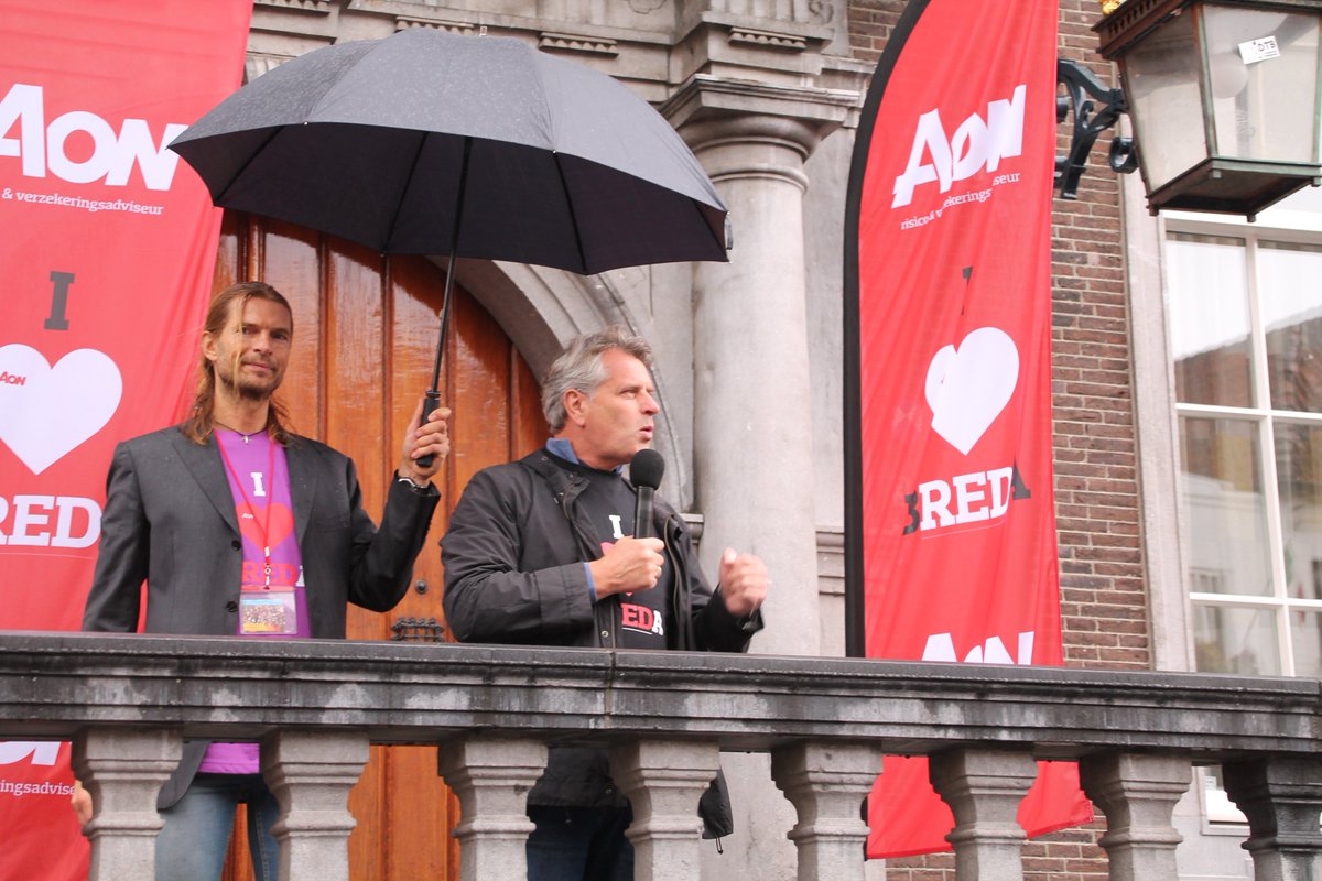 TheRedheadDays's tweet photo. Heel veel dank en waardering voor de mensen van Aon: het was mede dankzij jullie weer een geweldig feest 'that will be remembeRED' @Aon_Nederland #rhd2018 #ilovered #aonredheaddays https://t.co/57pChvmPu4