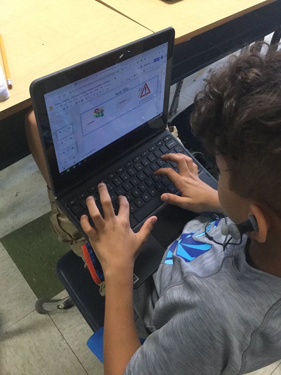 LebanonBoswell's tweet photo. 4th graders use electronic graphic organizers, and reading logs to assist them in tracking their own progress and documenting their learning using text evidence. @LebanonR3 @tkthompson4 @CarlaMobley @rdjennings3 #R3learns #R3inspires https://t.co/J52VJanN5S