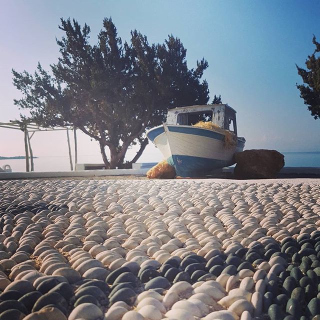 LindianCollect's tweet photo. Beached in paradise ⛵⚓🌊 #Pefkos #mypefkos #travel #traveltheworld #holidays #summer2018 #greece #summerinpefkos  #greecelover #rhodes #iloverhodes #islandlife #discovergreece #greeksummer #visitgreece  #instagreece #greecelover #iloverhodes #greekisl… https://t.co/On1vuSyvUr https://t.co/XFgHOGZ25x