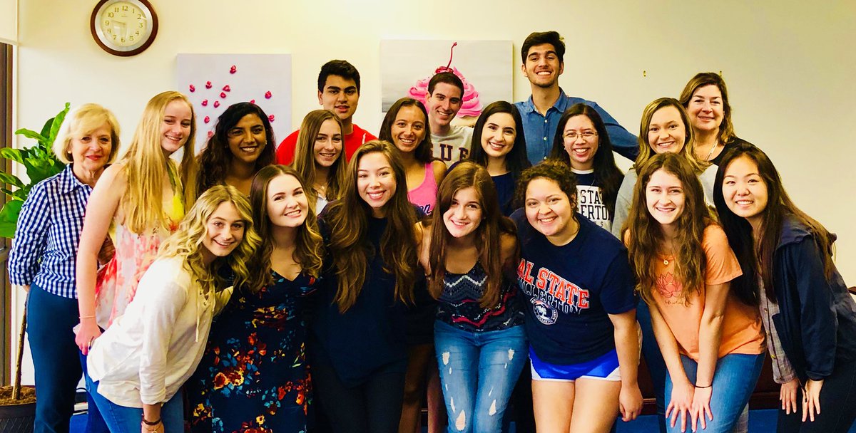 JulieVirjee's tweet photo. Great morning of breakfast bagels with this crew! CSUF President's Scholars @csuf @TitanPrezVirjee @csufscholars #FramsFam https://t.co/WuaosDcn65