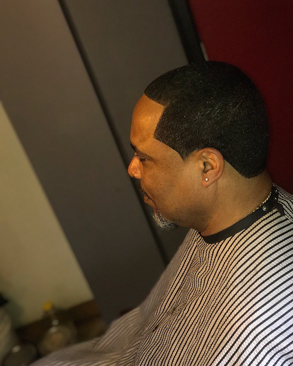 Qlipper_Que's tweet photo. Whatβs would you rank each cut on a scale of 1-10? #DaAveEffect π #barbershopconnect #haircuts #taper #fades #lineups #undercuts #localbarber #detroit #ballislife #detroitbasketball #bgsu #waynestate #omegapsiphi #barberworld #housecall #travel https://t.co/fBop3nRZtU