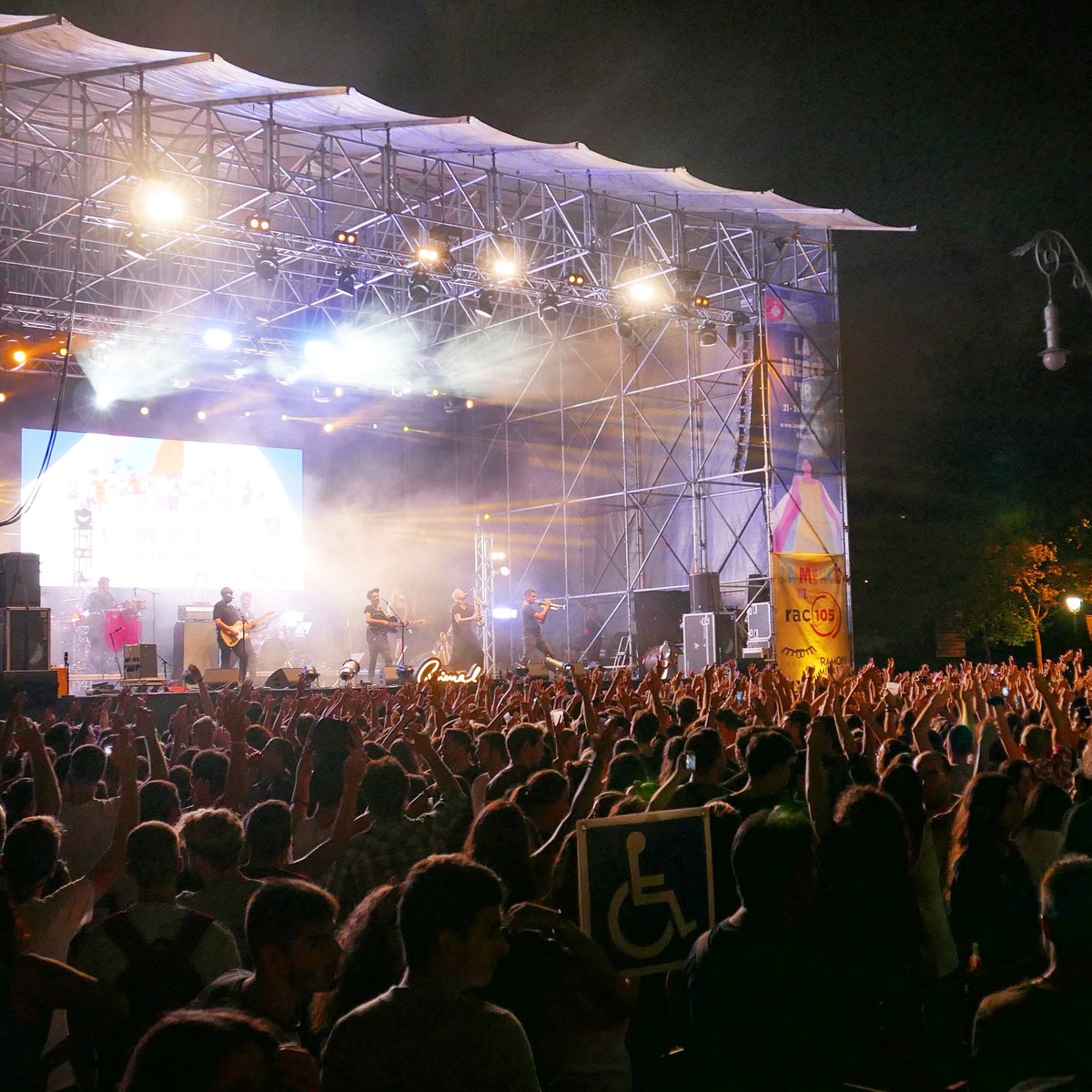 Festes de La Mercè! Divendres <a href="/animalgrup/">AnimalGrup</a> a Arc del Triomf #LaMerce2018 #LaMerce #animal
instagram.com/p/BoHuWPDABIK/