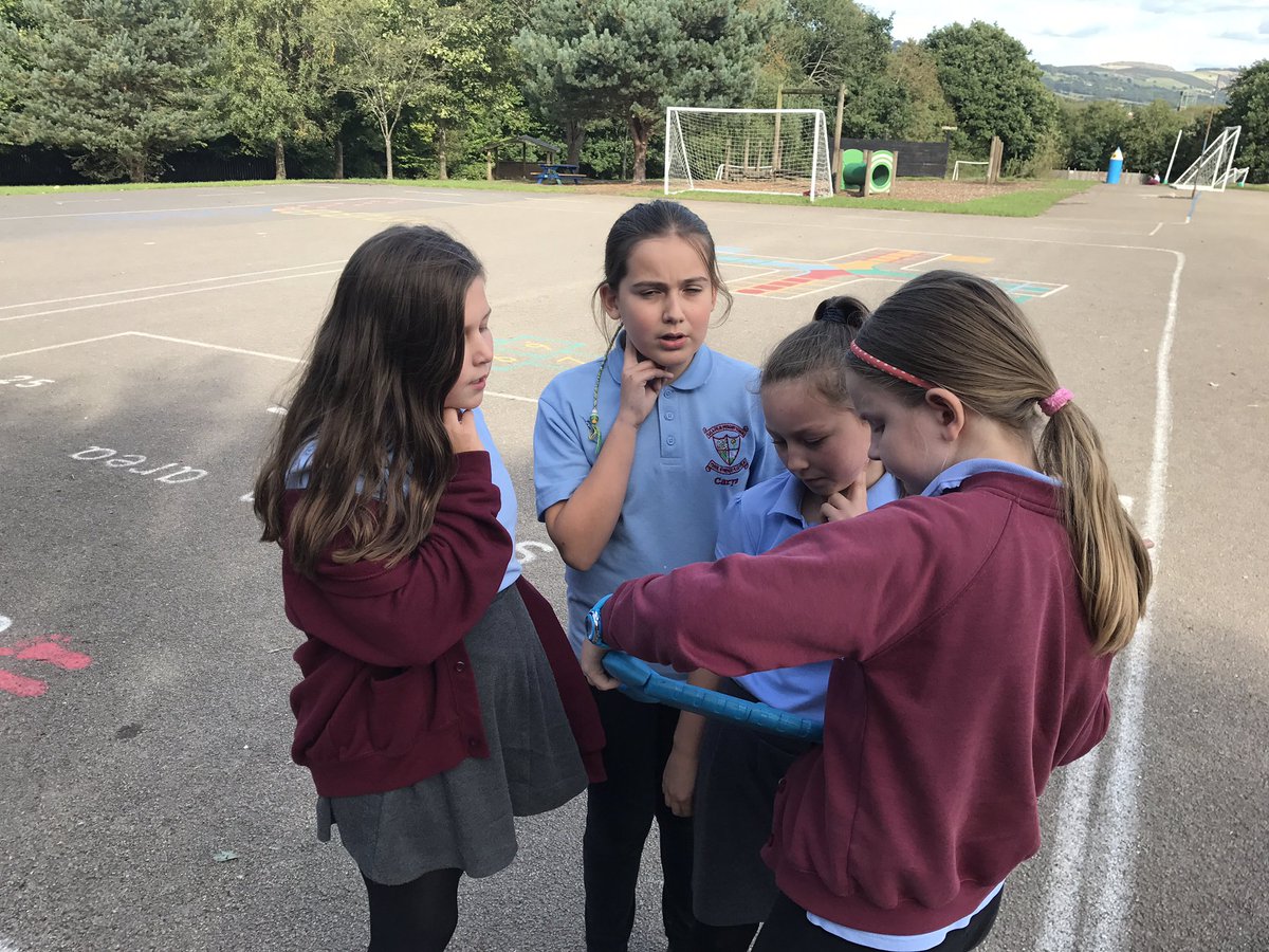 Plasyfelin's tweet photo. Year 6 creating and carrying their own investigations to see how different exercises affects heart rates #plapc13 #plapscience https://t.co/ECwClqPYnX