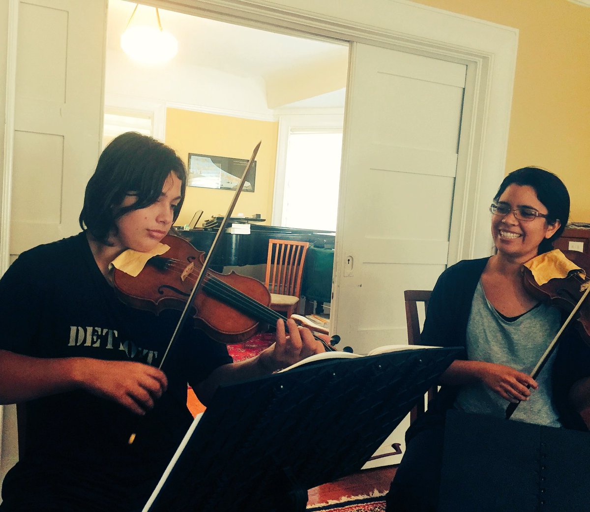 Apprentice Laureate Maria Romero has joined <a href="/vmmfsonoma/">Valley of the Moon</a> for a week of collaborations with Sonoma State University Music Department and Valley Vibes Orchestra in Sonoma. Day 1: Lesson with 14-year-old violinist Chili Ekman, playing on gut strings for the very first time!