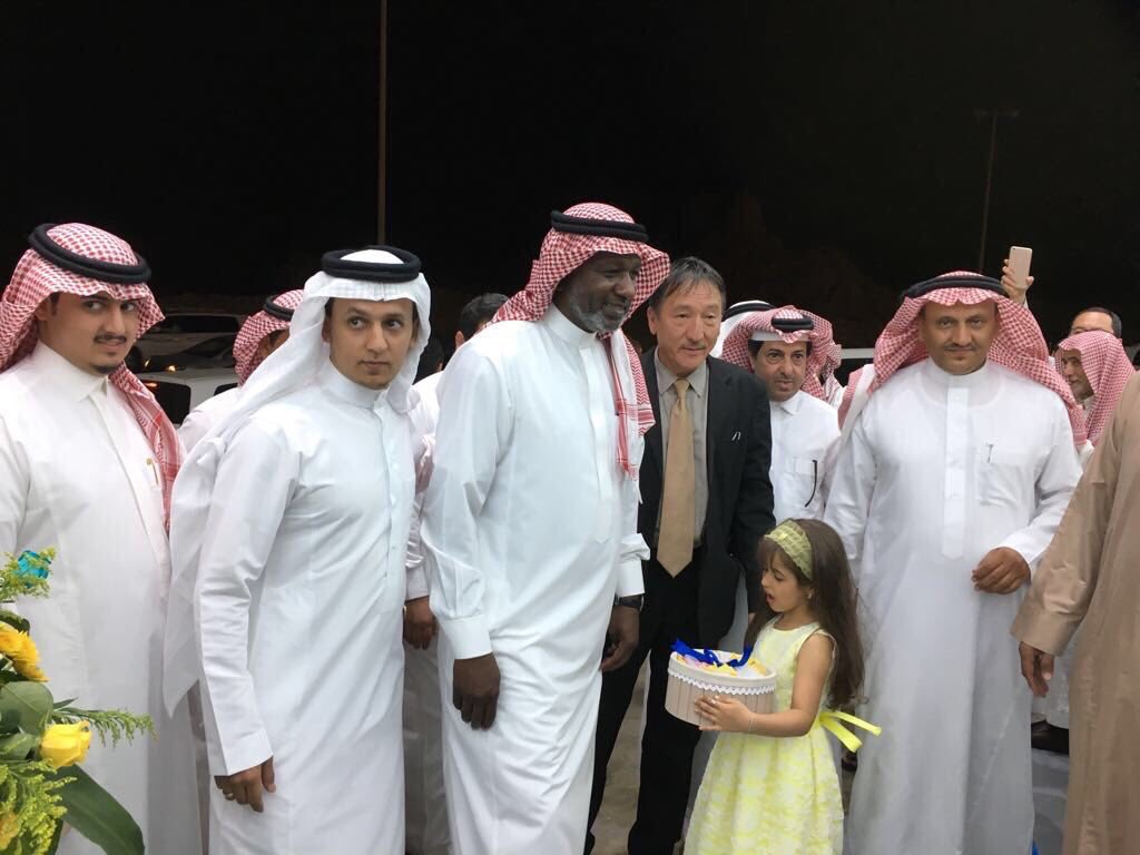 hfc_x6's tweet photo. سامي الجابر في حفل الفيفا يوزّع الجوائز بصفته اعظم اساطيرة الكرة
.
ماجد عبدالله يفتتح بنشر
__________
تخيل بس لو كان العكس 😂😂
' https://t.co/jfM3P2z7ri