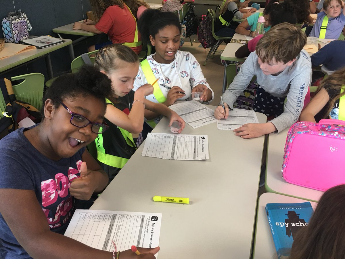 MrsQuadagnoTCS's tweet image. Just recording some observable properties of a few everyday solids and liquids. #5thLearning #5thScience #TCSscience