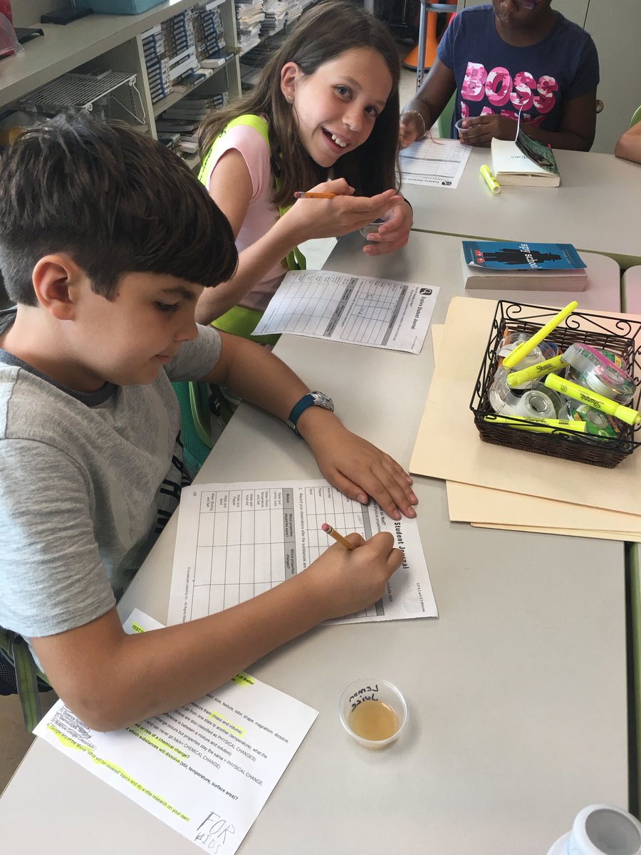 MrsQuadagnoTCS's tweet image. Just recording some observable properties of a few everyday solids and liquids. #5thLearning #5thScience #TCSscience