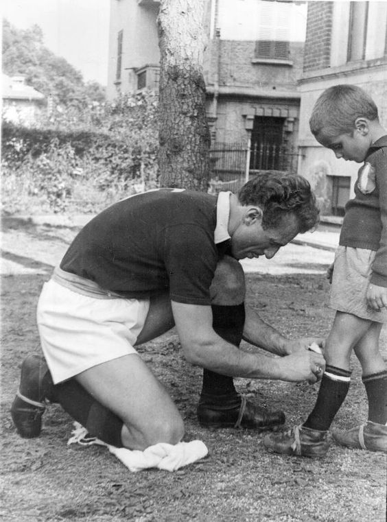 FOTOS HISTORICAS O CHULAS DE FUTBOL - Página 20 Dn4m4SnVsAAvyeX