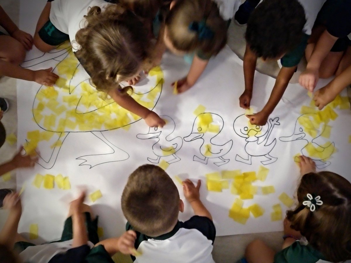 Taniateaching's tweet photo. 🎼Five little ducks went out one day...🎵 In 3B we've being learnt a new song "five little ducks" and we've designed our five little ducks🦆🐤🐤🐤🐤 @MartaHBST @HBSTORREJON #fivelittleducks #singandplay #3yrs #flowersclass https://t.co/8wMfxzLX2c